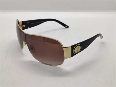 Versace VE2101 100213 Sunglasses in Gold .